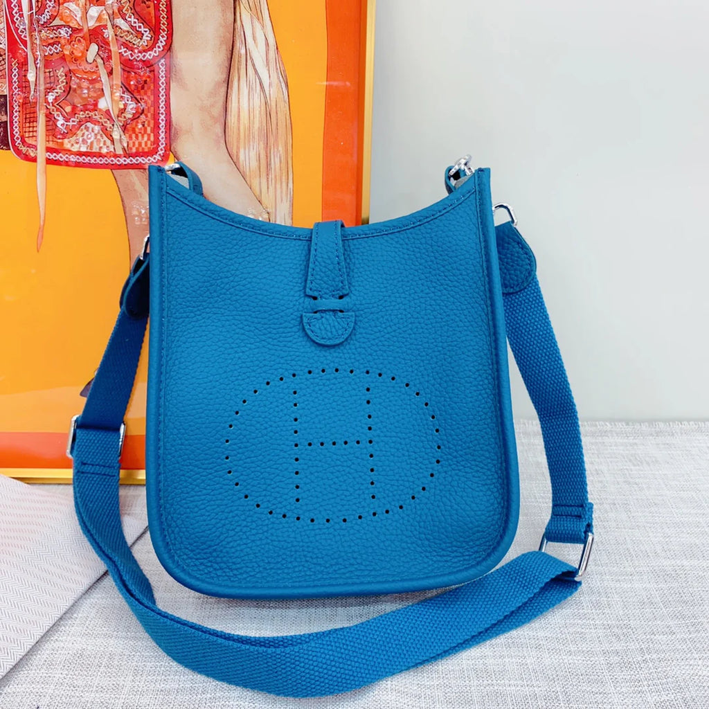 Evelyne TPM Bleu Zanzibar Taurillon Clemence