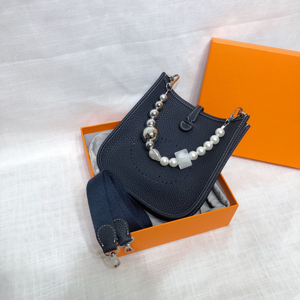 Evelyne TPM Black Taurillon Clemence