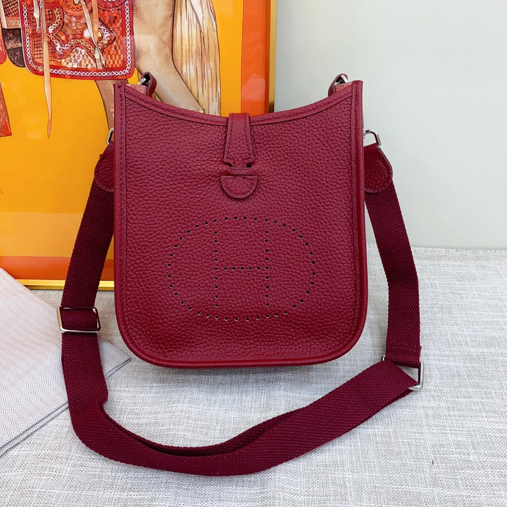 Evelyne III TPM Rouge Taurillon Clemence