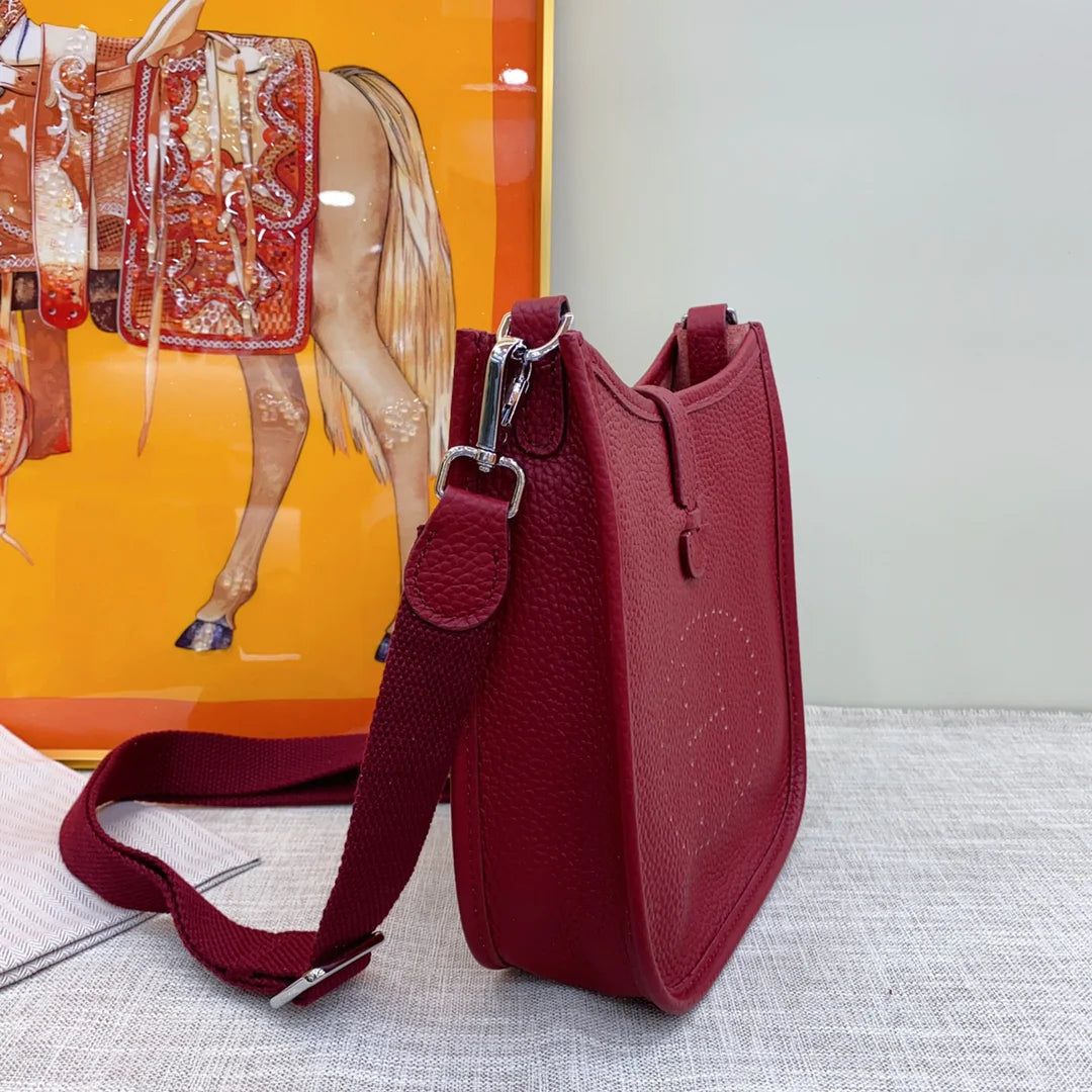 Evelyne III TPM Rouge Taurillon Clemence