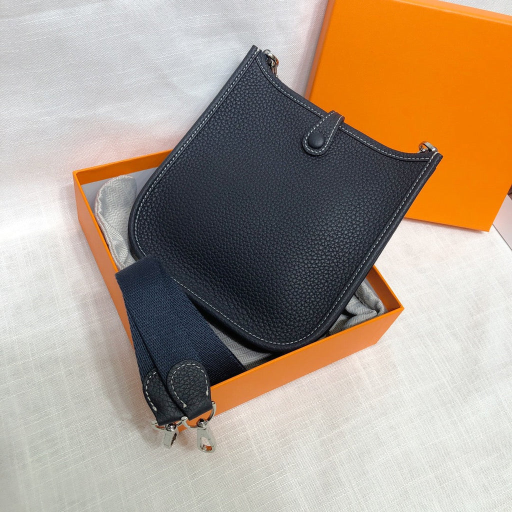 Evelyne TPM Black Taurillon Clemence