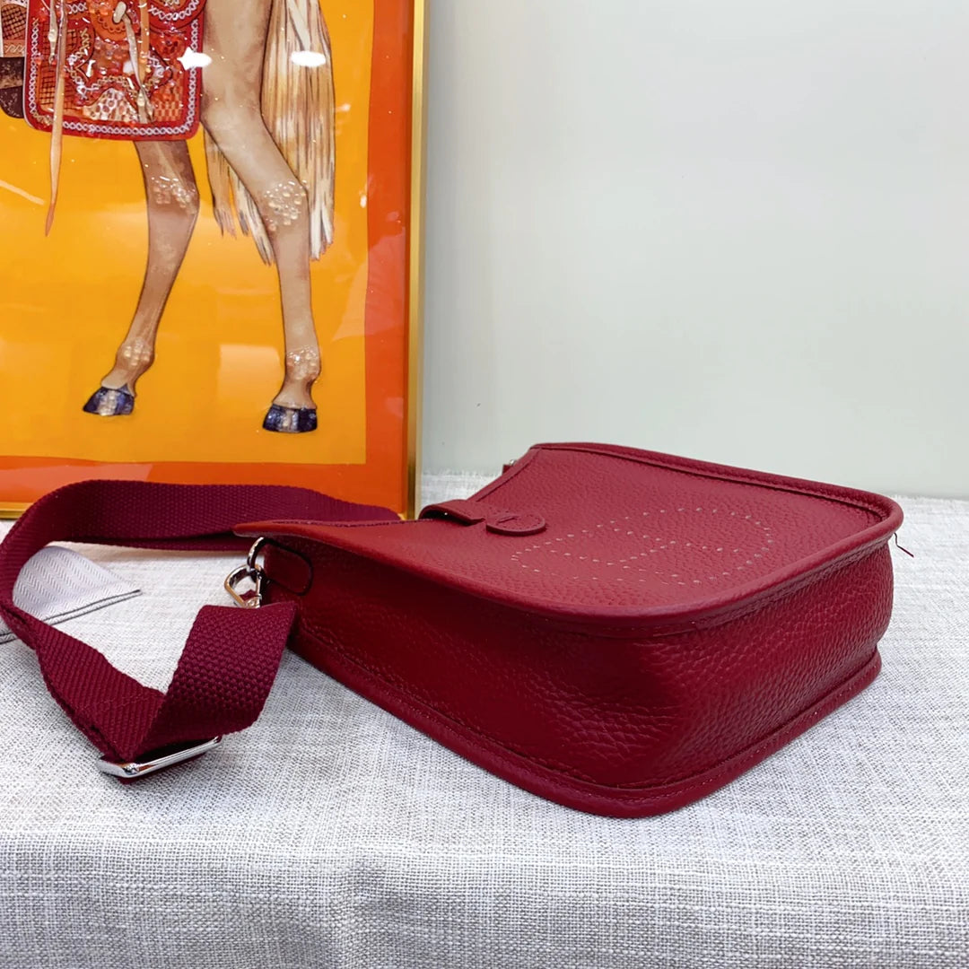 Evelyne III TPM Rouge Taurillon Clemence