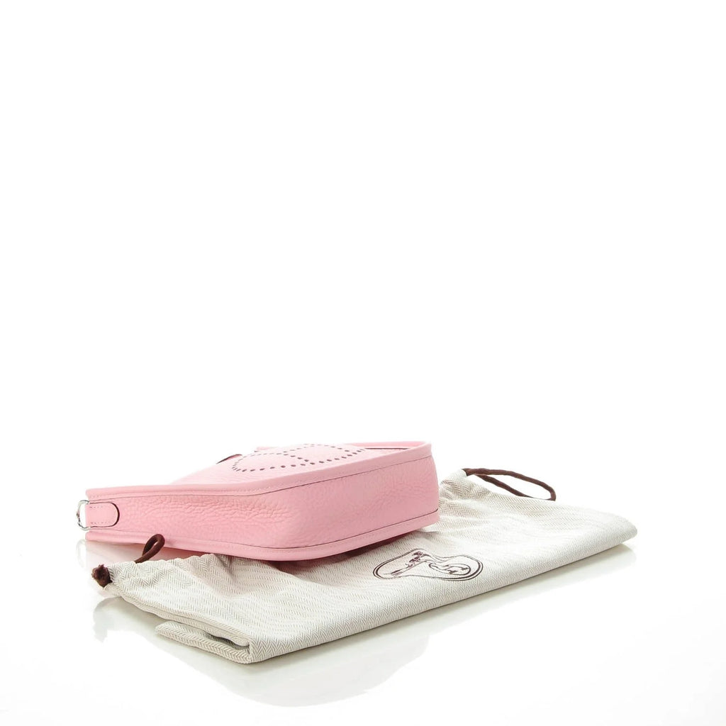 Evelyne lll TPM Rose Sakura Taurillon Clemence